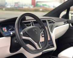 Аренда Тесла Икс в Минске