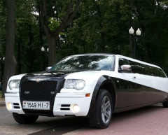 Аренда черно-белого лимузина крайслер в Минске