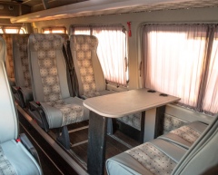 столик в микроавтобусе спринтер