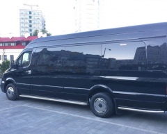 прокат микроавтобуса черного цвета