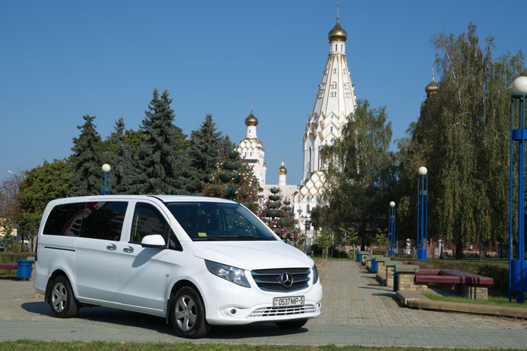 аренда белого минивэна Mercedes Vito в минске