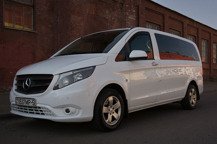 аренда белого минивэна Mercedes Vito в минске