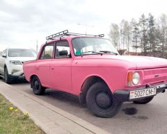 Розовый москвич 412