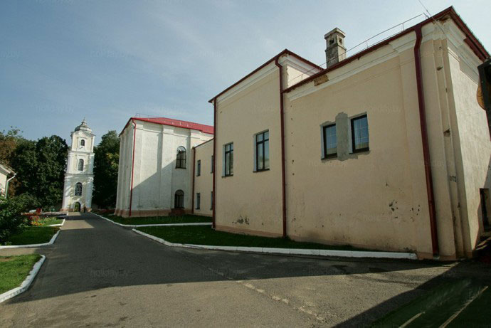 Призраки Мирского замка