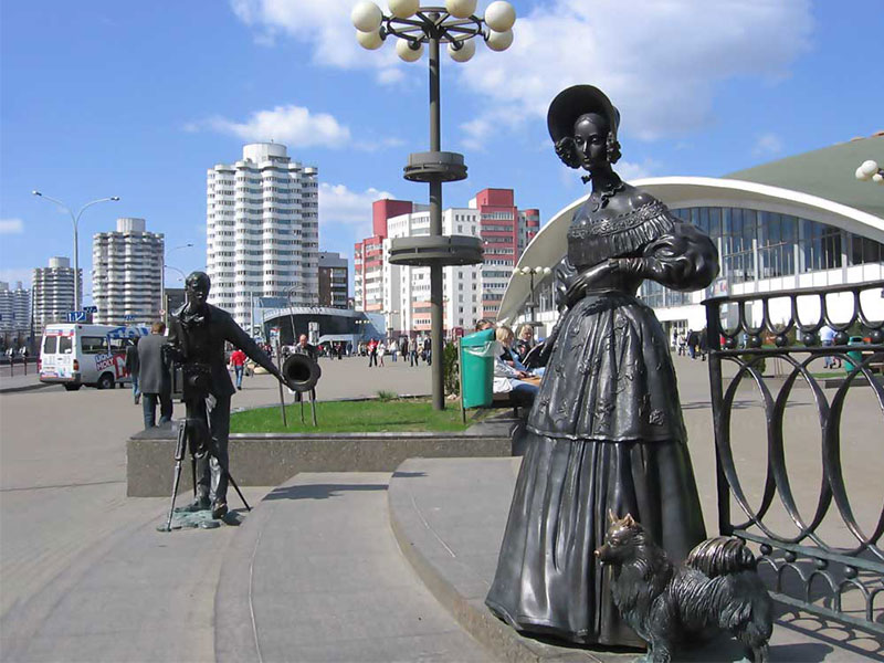 У Комаровского рынка