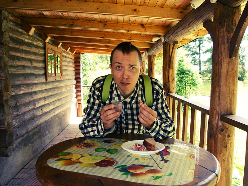 Самогон и сало - колорит народной кухни