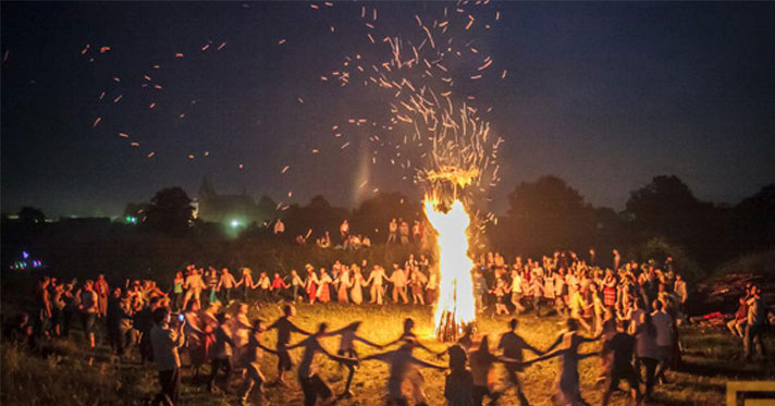 Опускание купальского венка на р.Вязынка 