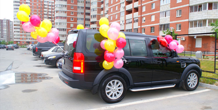 украшение ручки автомобиля шарами