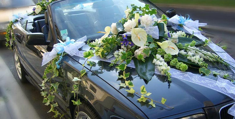 украшение ручки автомобиля искусственными цветами