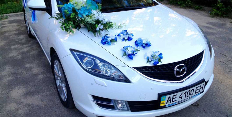 Как украсить машину на свадьбу своими руками лентами и шарами