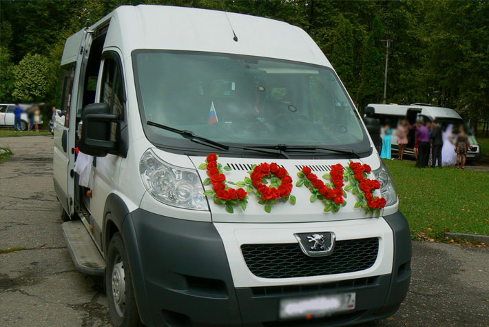 украшение микроавтобуса на свадьбу