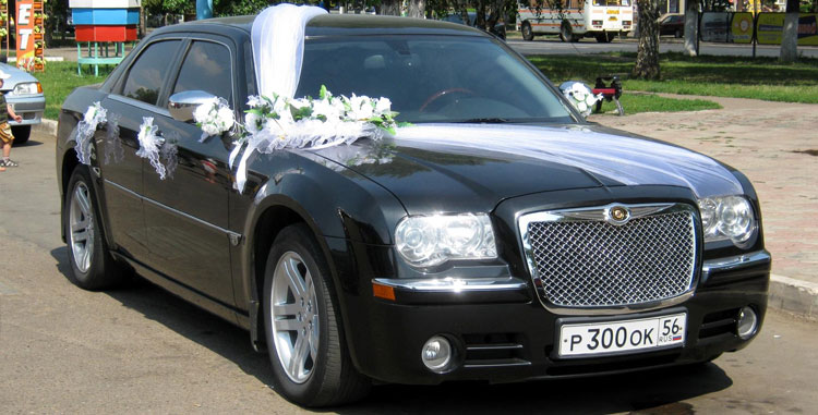 украшения зеркала свадебных машин