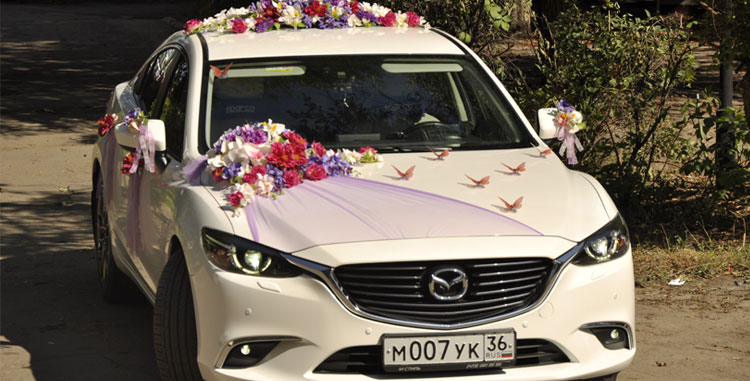 украшения зеркала свадебных машин