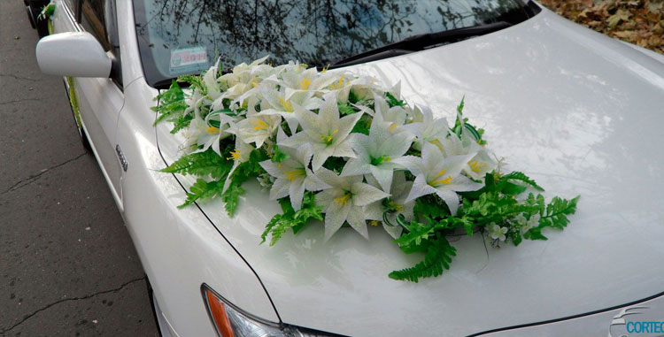 украшения зеркала свадебных машин