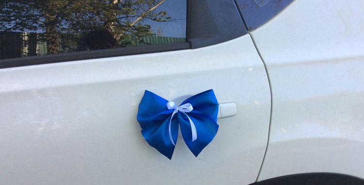 украшения зеркала свадебных машин