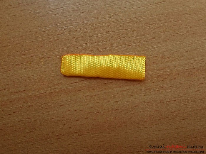 Как создать яркий цветок подсолнуха, который можно использовать в качестве украшения для волос, одежды или интерьера. Фото №17